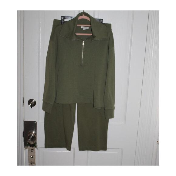 Free Assembly Other - Women's Size Large Free Assembly Pull Over and Wide Leg Cargo Pants Pull-on